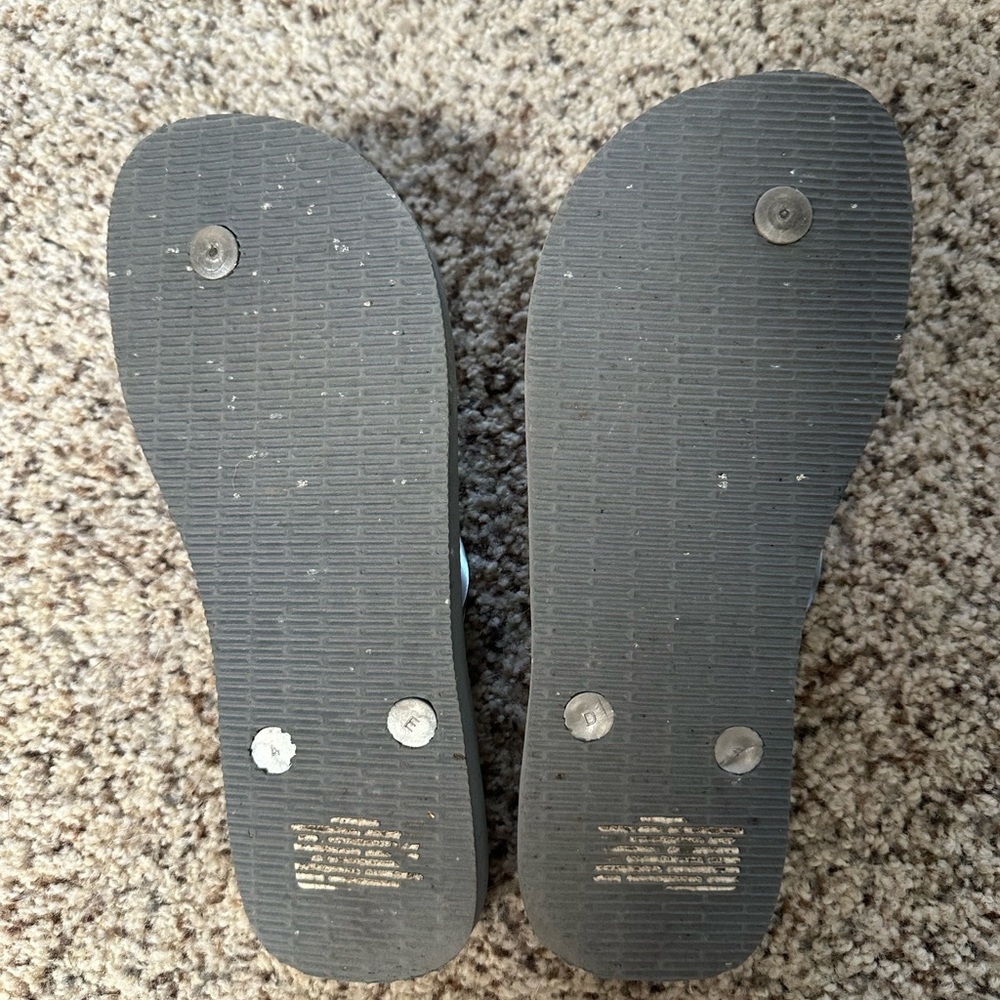 Like new havaianas flip flop - Picture 2 of 2